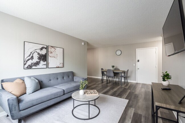 Foto del edificio - 914 Winthorne Dr
