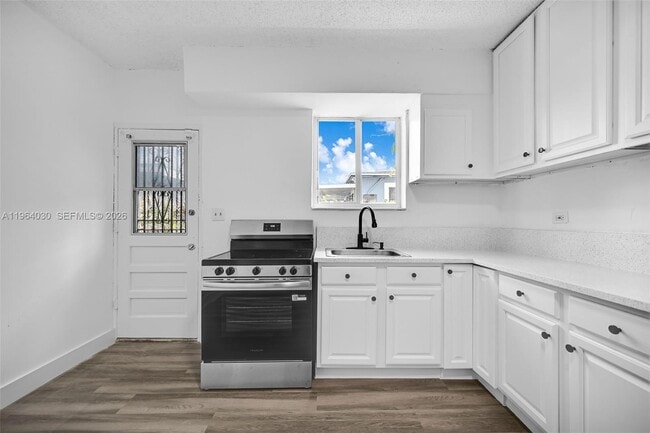 Foto del edificio - 1391 NW 102nd St