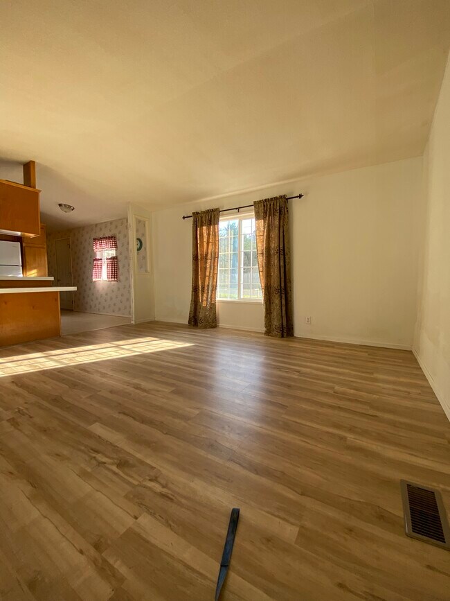 Planta abierta - 900 N 8th St