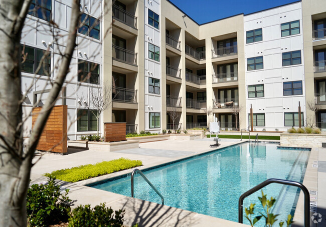 Apartment community pool - Morada Plano