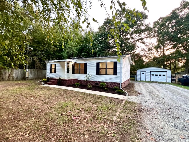Foto del edificio - 413 Elm Ln