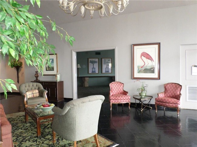 Foto del edificio - 823 S Water St