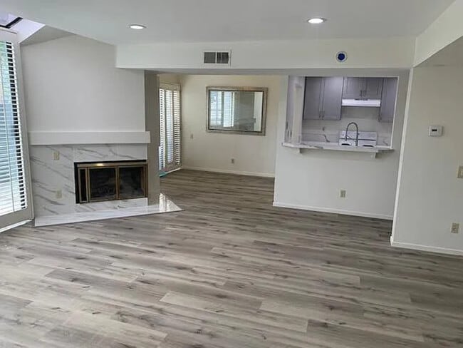 Building Photo - 1230 Tivoli Ln