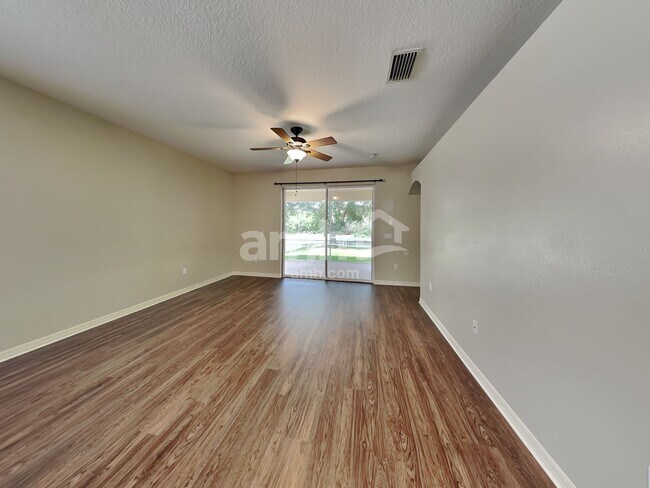 Foto del edificio - 6626 Rock Bridge Ln