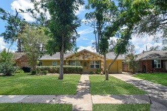 Building Photo - 5209 De Milo Dr