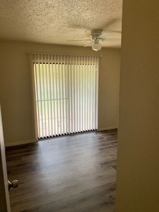 Building Photo - COMING SOON! Charming 3-bed 1- bath in Dal...