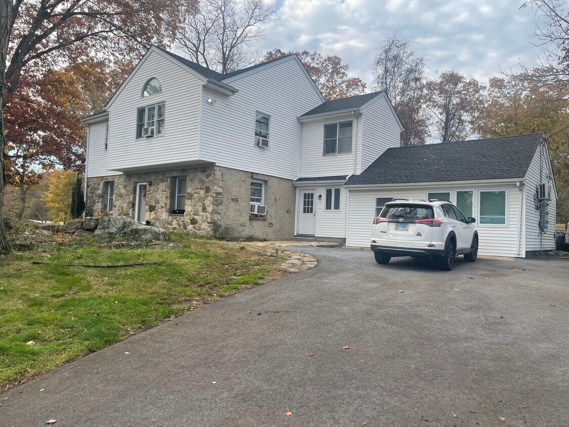 Primary Photo - 66 Cedar Crest Pl
