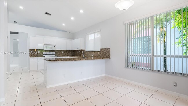 Building Photo - 1061 Bel Aire Dr E