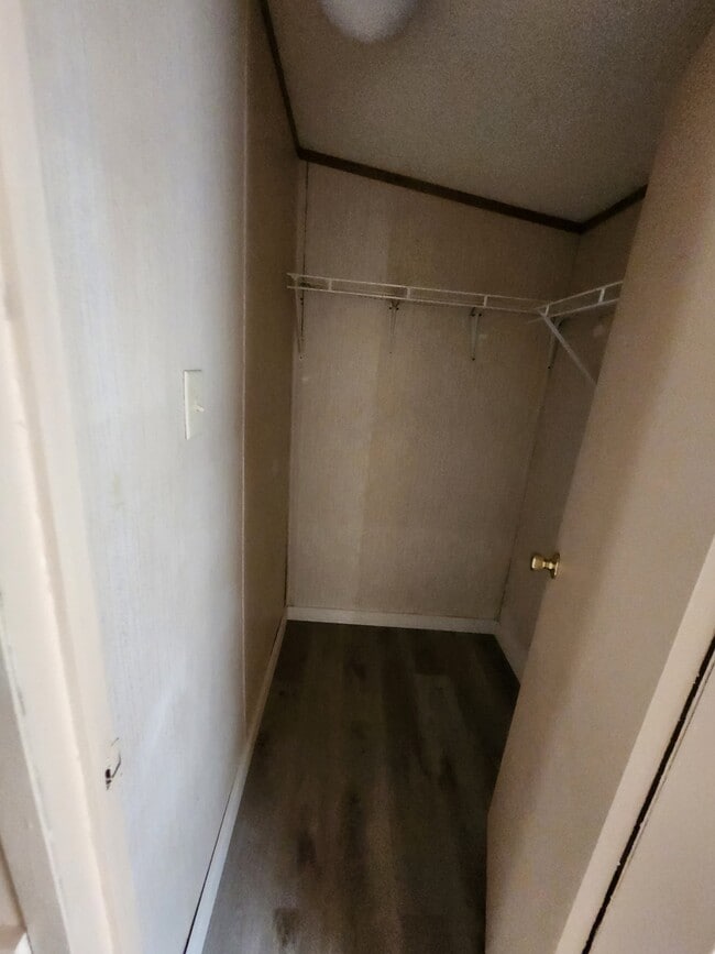 Building Photo - 2519 Openview Dr