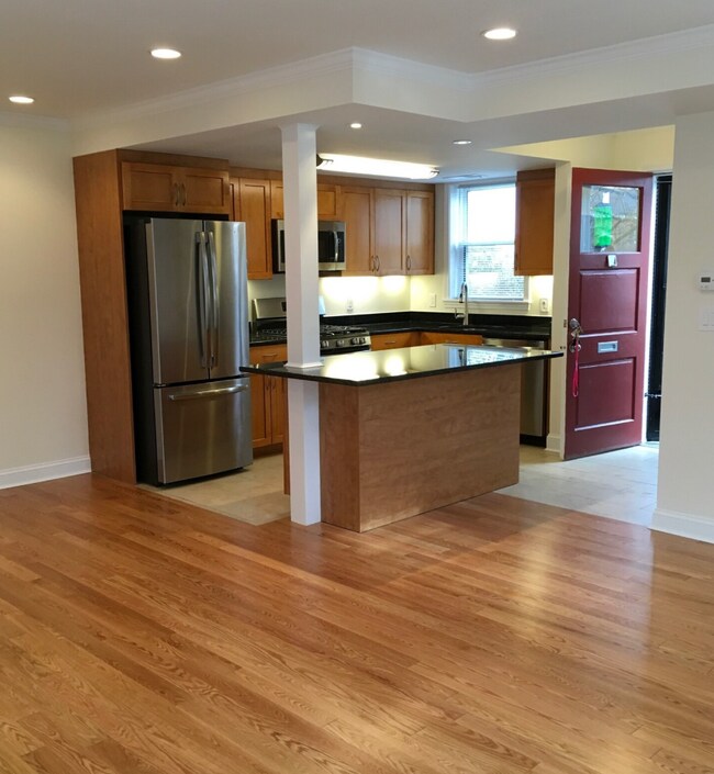 Building Photo - 107 Independence Dr