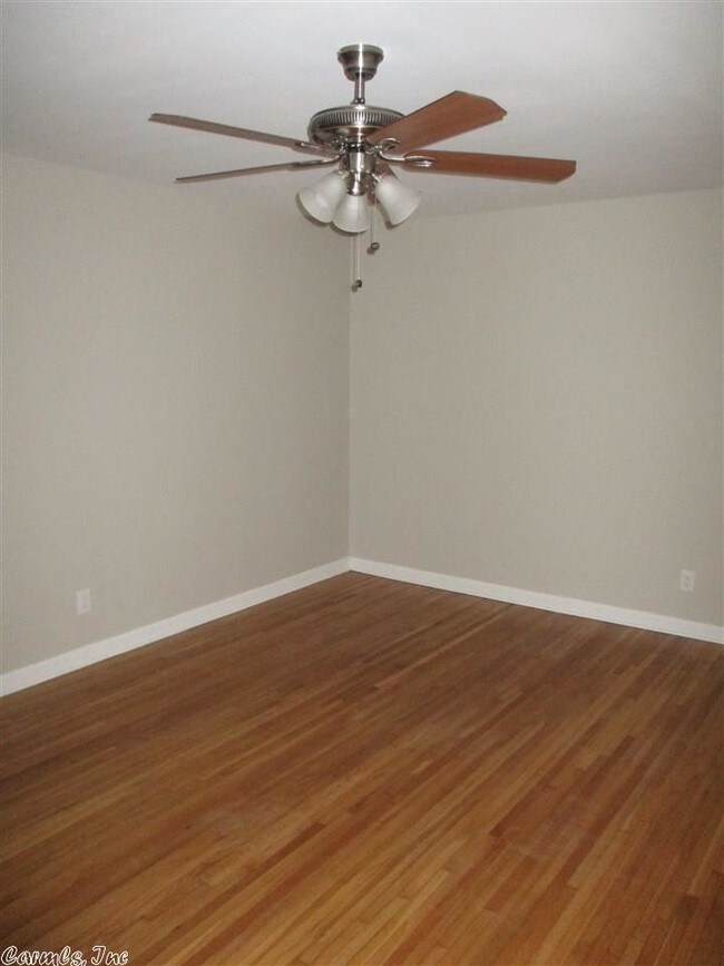 Building Photo - 4504 Lynn Ln