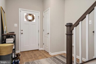 Building Photo - 7062 Fox Glove Ln