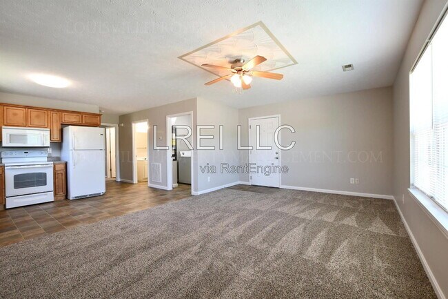 Foto del edificio - 300 Keeneland Dr