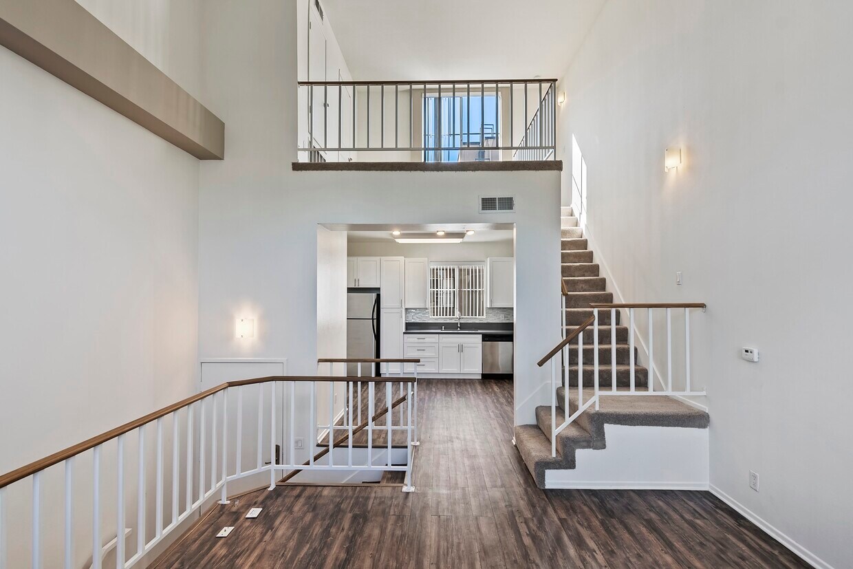 Foto principal - CentrePointe Apartments