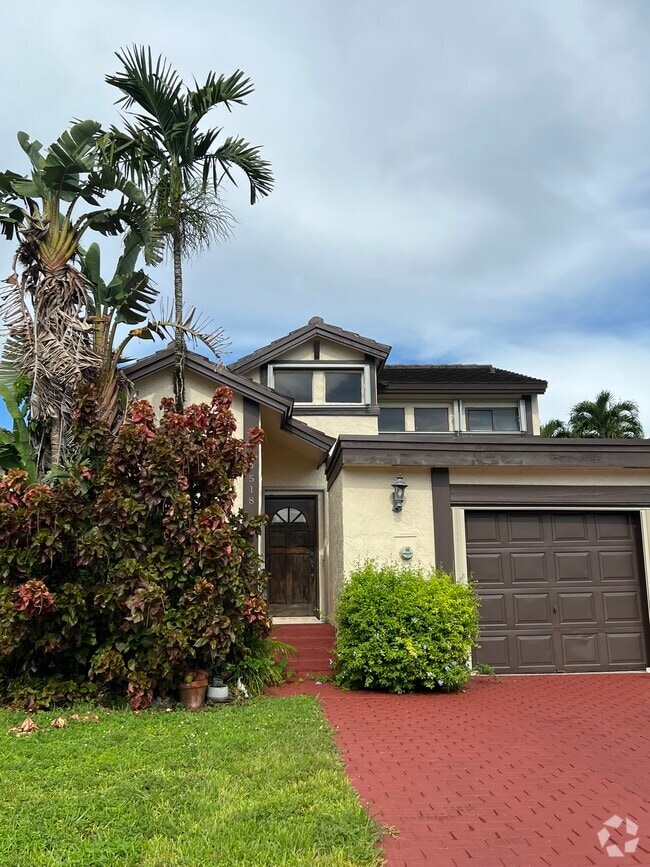 Cedar Landing at the Hammocks Apartments for Rent with Utilities