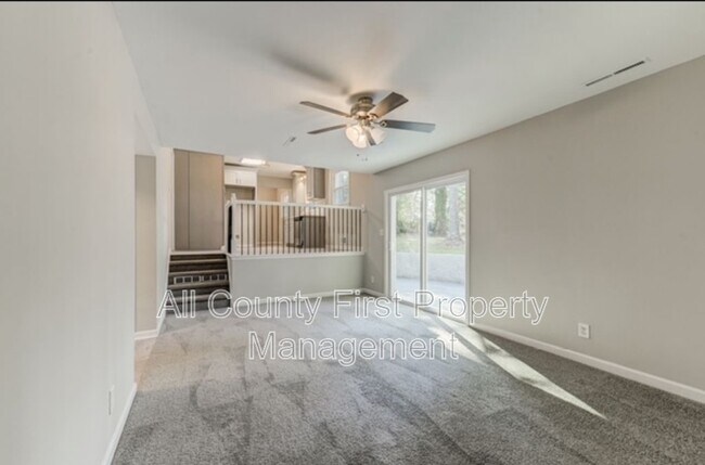Building Photo - 2637 Elkhorn Dr