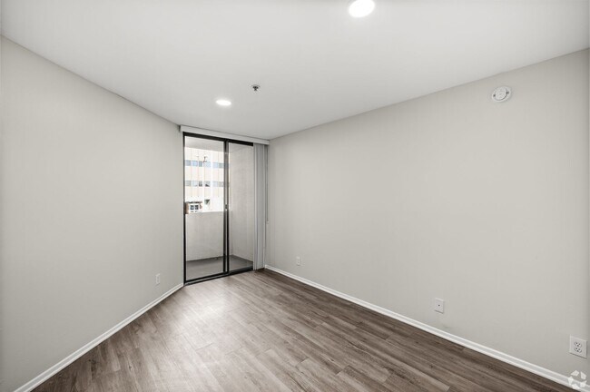 Interior Photo - 1223 Federal Ave