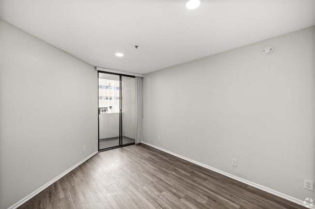 Interior Photo - 1223 Federal Ave