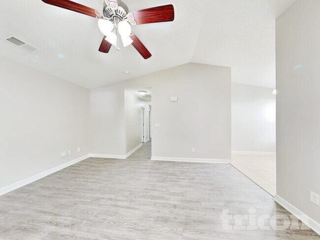 Foto del edificio - 1027 Alston Hill Dr