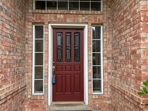 Building Photo - 2603 Hillside Dr