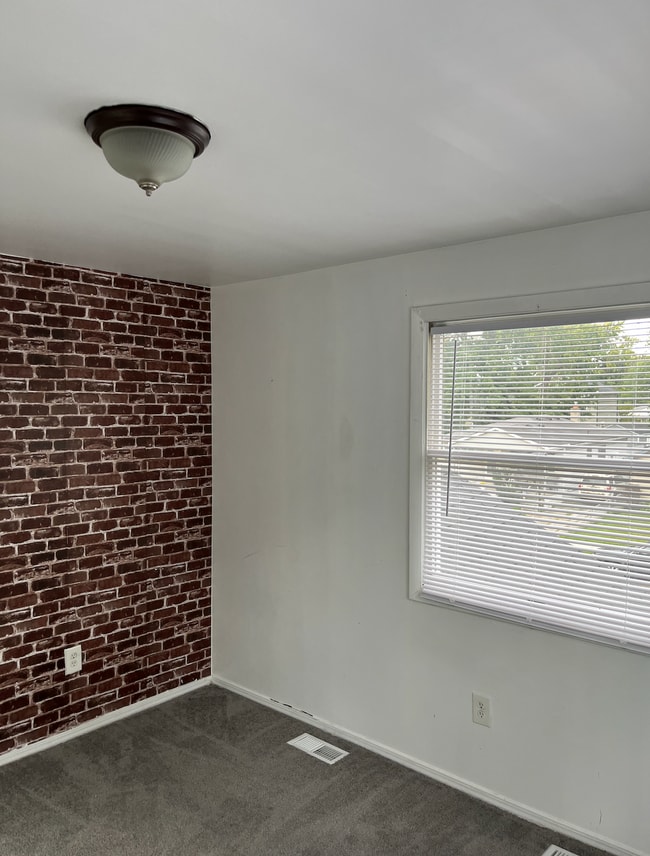 Building Photo - 23074 Powell Ave