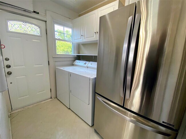 Foto del edificio - 4105 Wycliff Ave