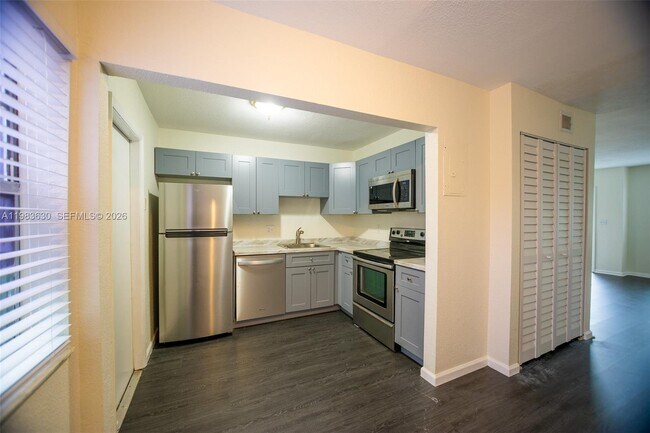 Foto del edificio - 4803 NW 9th Dr