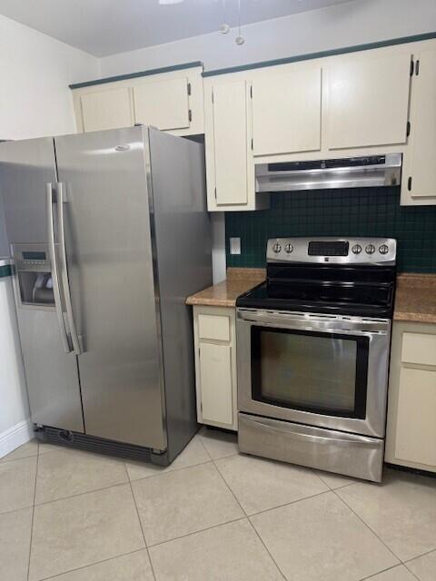 Foto del edificio - 21911 Lake Forest Cir