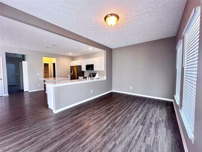 Building Photo - 37571 Tail Feather Dr