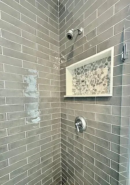 Baño recién reformado - 107 Otis St