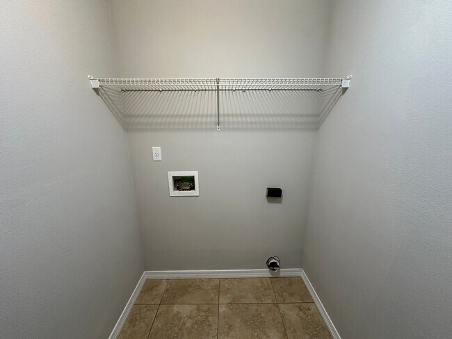Foto del edificio - 2 bedroom 2 bath cottage home for rent in Hampton Lakes!