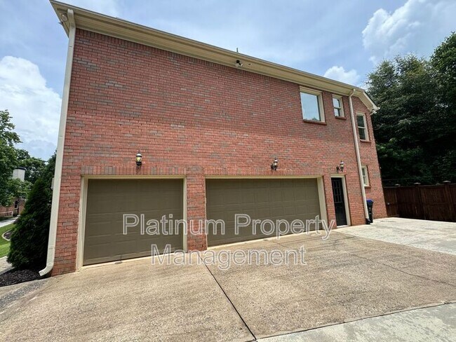 Building Photo - 830 Eden Green Ct