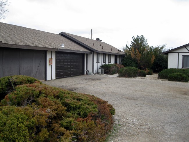 Front view - 15902-15904 Chehalis Ct