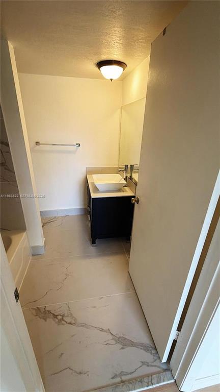 Foto del edificio - 2445 SW 18th Ter