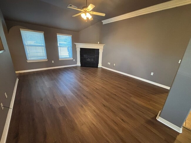 Foto del edificio - Fall Into Your New Home with a $500 Gift from Us!