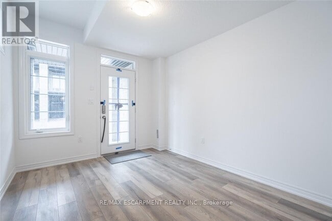 Building Photo - 5000 Connor Dr