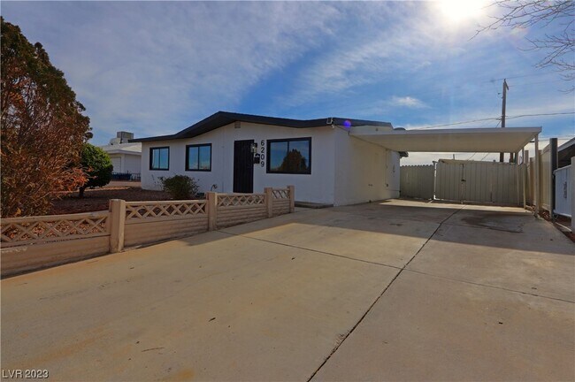 Foto del edificio - 6209 Bourbon Way