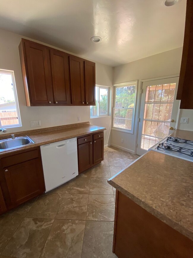 Building Photo - Crown Point Charmer~ 2Bdrm 1Bath Plus 2 Ca...