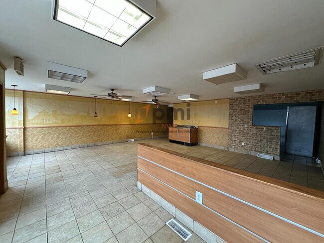 Foto del edificio - 224 S Main St