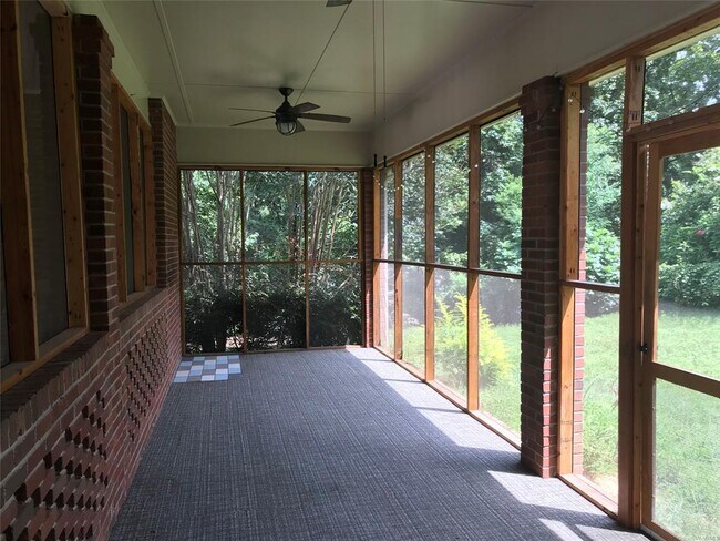 Foto del edificio - 34 Creek Dr