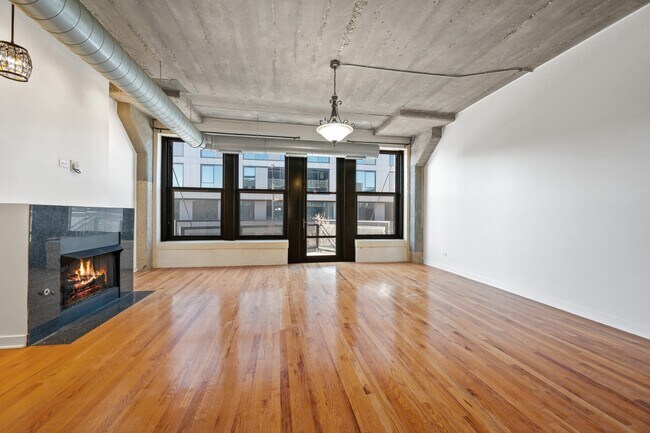 Foto del edificio - 1150 W 15th St