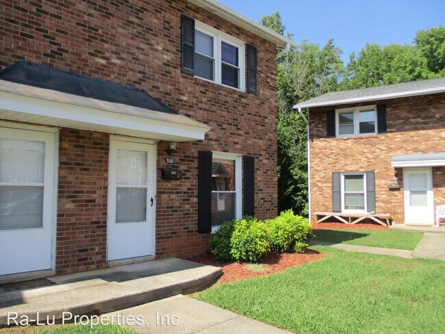 Building Photo - 2 br, 1.5 bath House - 516 S. Cherry St
