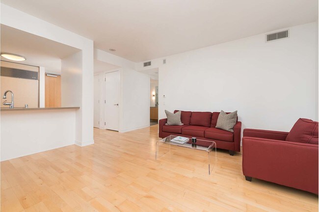 Building Photo - 301 Mission St