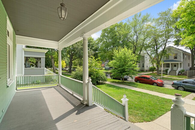 Building Photo - 110 S Kenilworth Ave