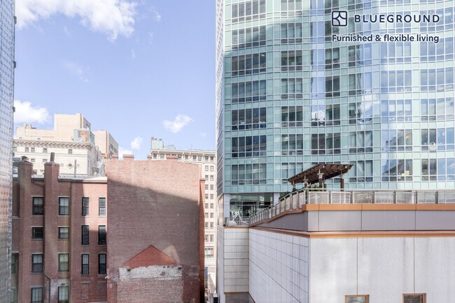 Building Photo - 45 Stuart St