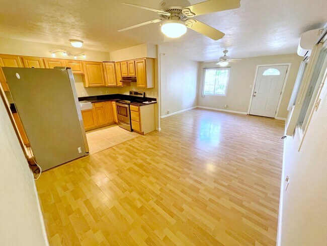 Foto del edificio - 3 Bed 1 Bath Unfurnished house in the Heart of Kihei - 1 year minimum available long term.