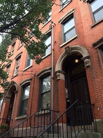 Primary Photo - 169 Grand St