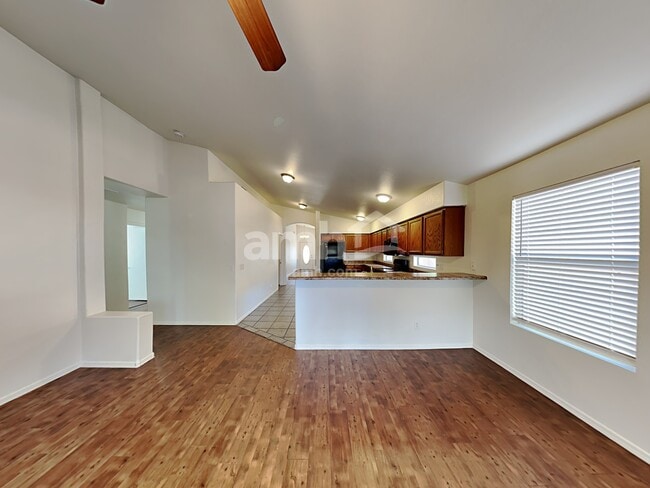 Building Photo - 1303 N Balboa Dr