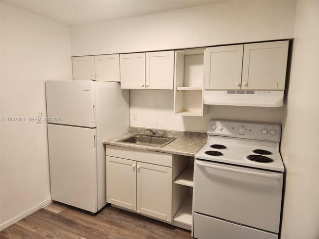 Building Photo - 2640 NW 2nd St