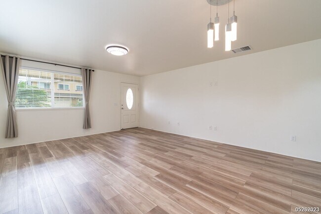 Foto del edificio - 4 Bed 2.5 Bath in Hoonani